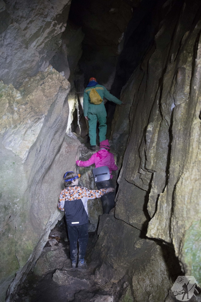 Ахунская пещера